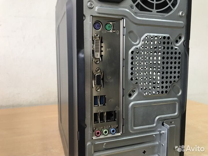 Шустрый компьютер для дома Core i3/4Gb/120Gb SSD