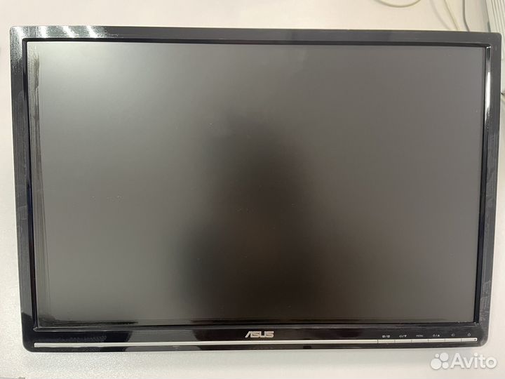 22‘ Мониторы Asus и 17‘ NEC