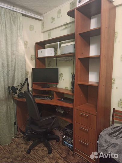 Стол компьютерный со стеллажом