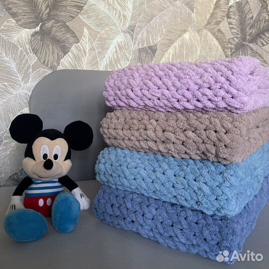 Вязаный плед ручной работы