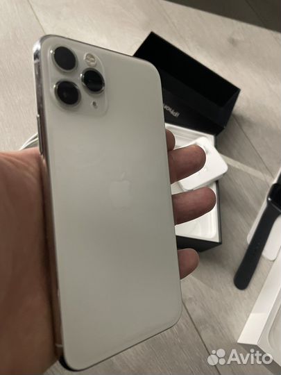 Телефон iPhone 11 про