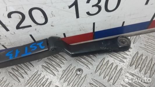 Щеткодержатель лобового стекла skoda octavia A4 (2