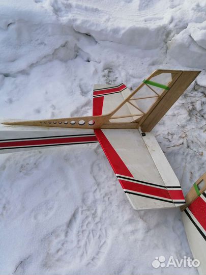 Радиоуправляемый самолет