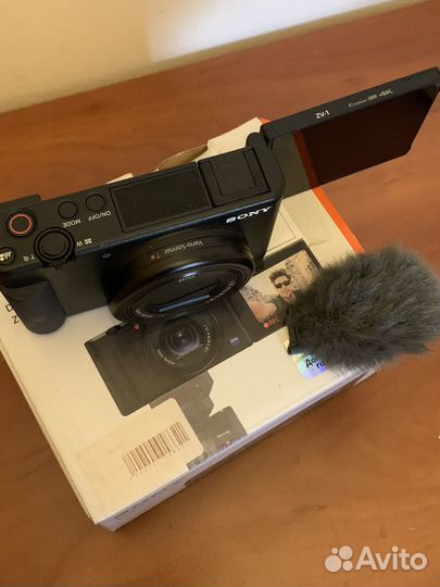 Продам камеру sony ZV-1