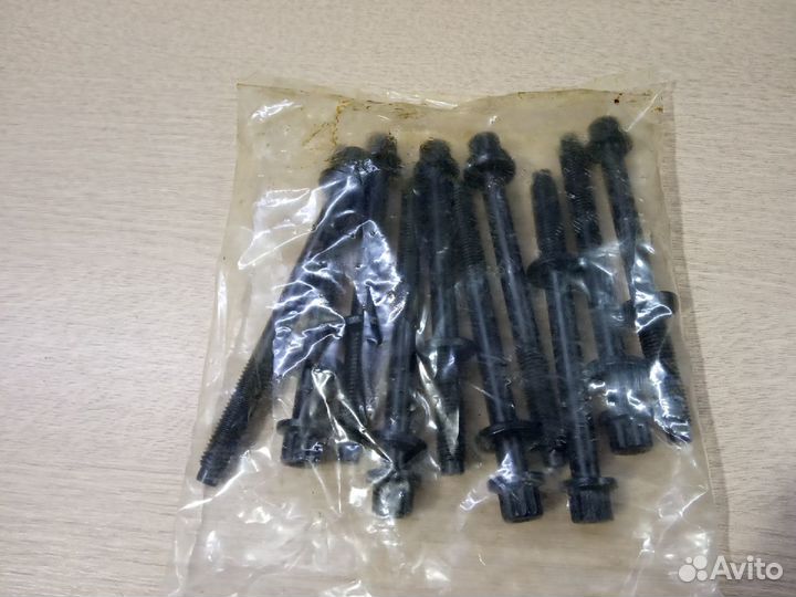 Болт гбц Mitsubishi 4G13 4G15 4G18