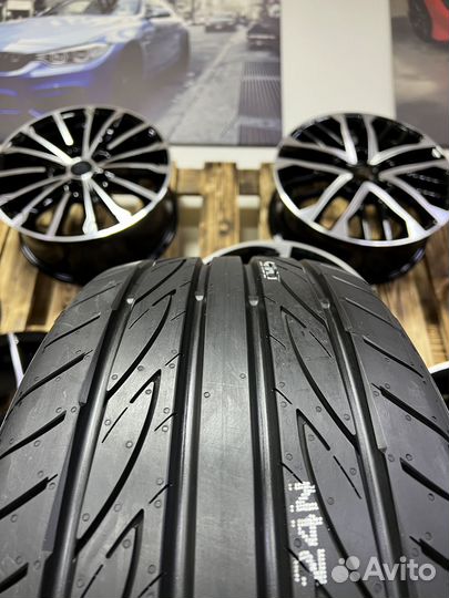 Yokohama Advan Fleva V701 245/40 R17 95W