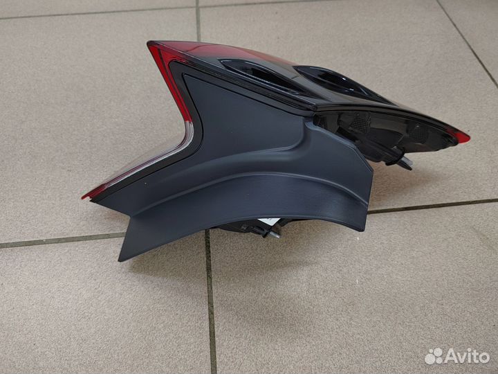 Фонарь оригинал задний левый наружный Sonata 8