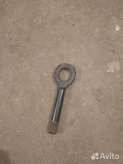 Буксировочный крюк