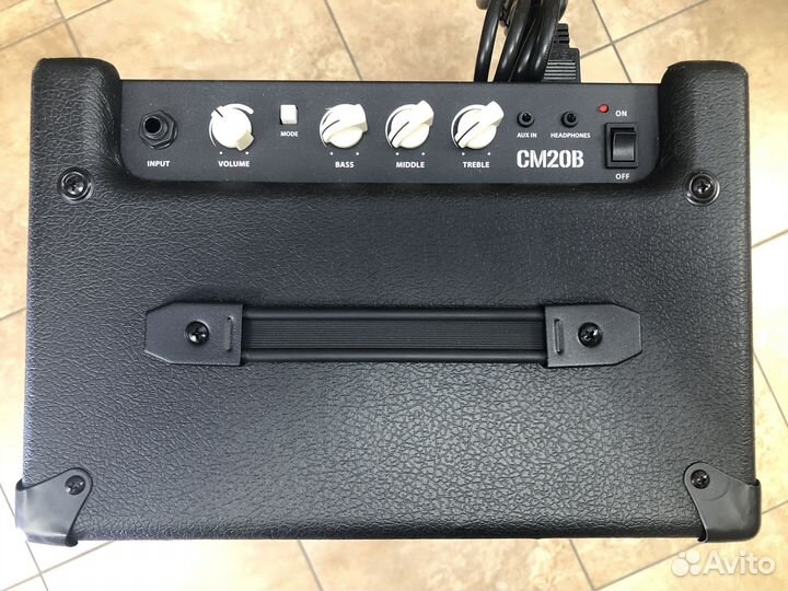 Басовый комбоусилитель Cort CM20B-EU, 20Вт