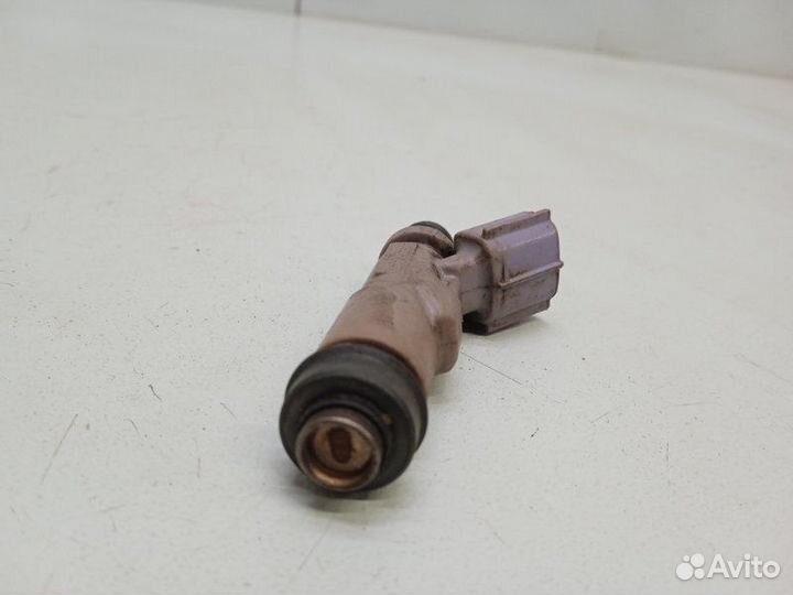 Форсунка топливная Toyota Mark 2 X110 2.0 1G-FE