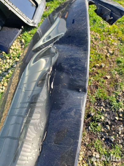 Капот на Volkswagen Phaeton