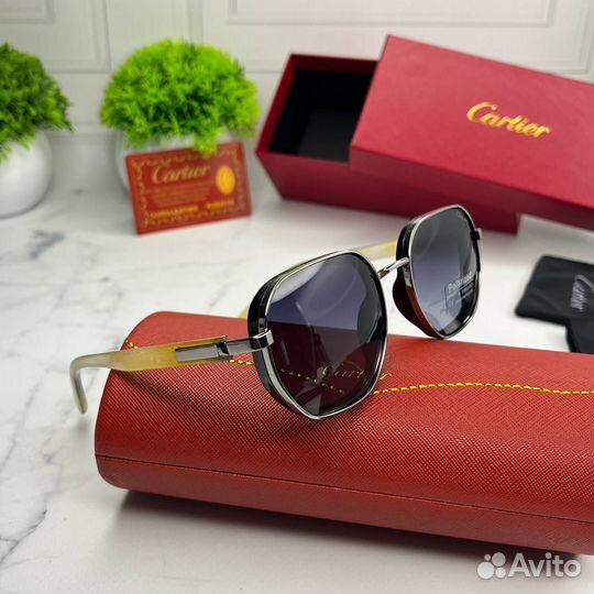 Солнцезащитные очки Cartier