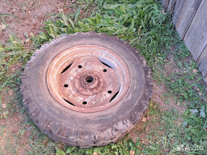 Колесо трактора