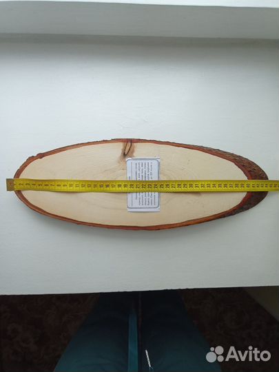 Панно из камня на срезе дерева