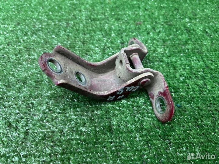 Петля двери передняя правая Kia Ceed ED