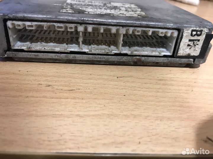 Блок управления двс Toyota Carina