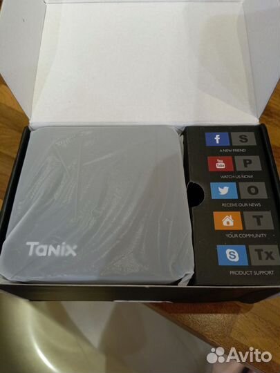 Тв бокс андроид Tanix W2 4/32