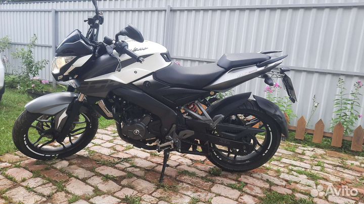 Мотоцикл Bajaj pulsar ns 200