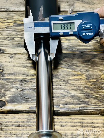 Амортизатор Tiger передний Mitsubishi Pajero 3,4