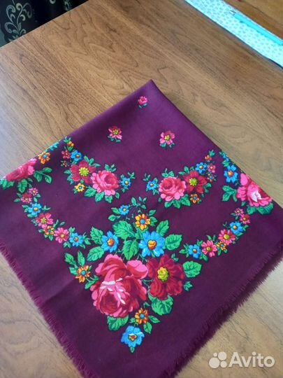 Павловопосадский шерстяной платок,много