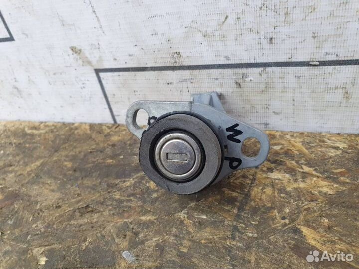 Личинка замка багажника Vw Polo sedan 1.6 2014