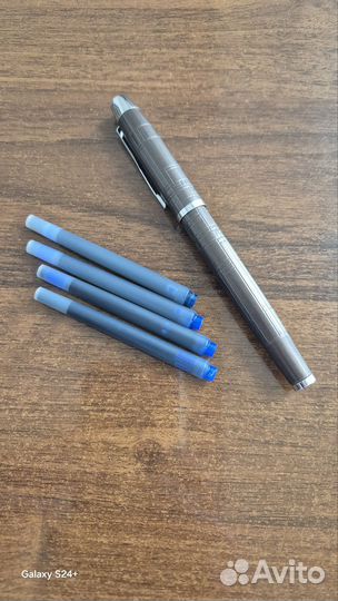 Перьевая ручка parker