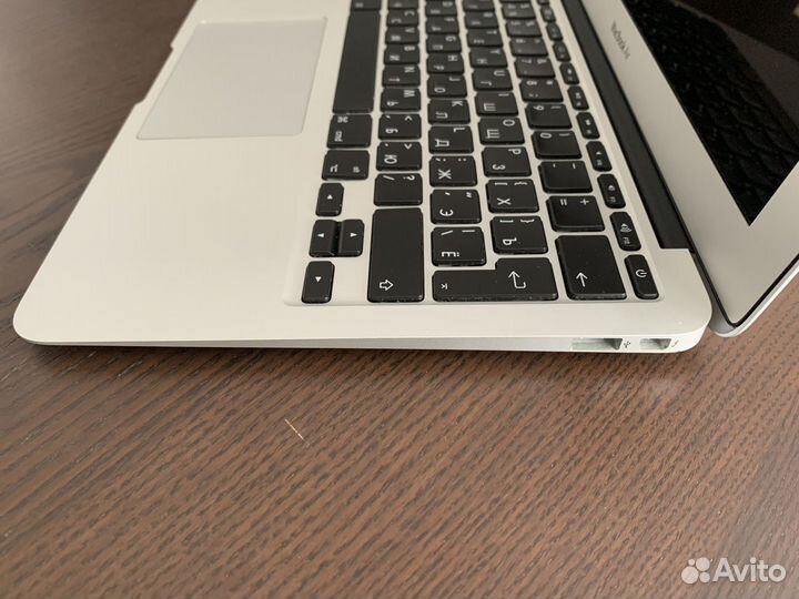 Apple macbook air 11 Mid 2011