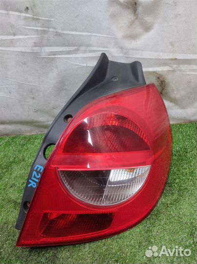 Фонарь задний правый Renault Clio 3 2006
