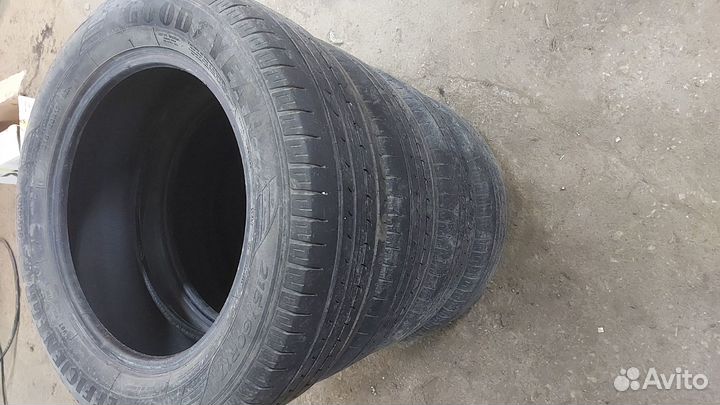 Goodyear EfficientGrip SUV 4x4 215/60 R17