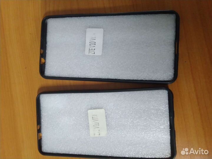 Чехол на телефон