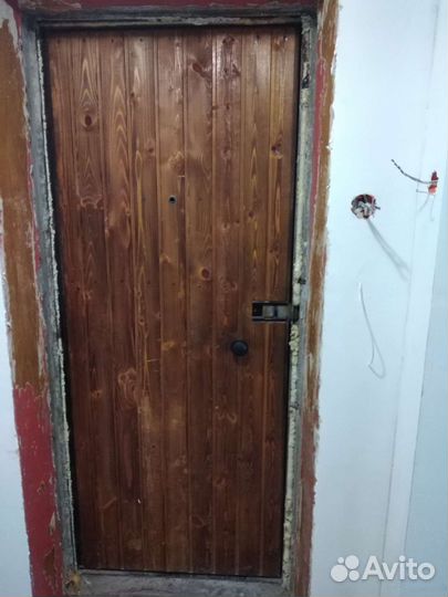 Дверь входная металлическая правая бу