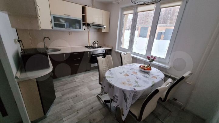 2-к. квартира, 54,5 м², 1/10 эт.