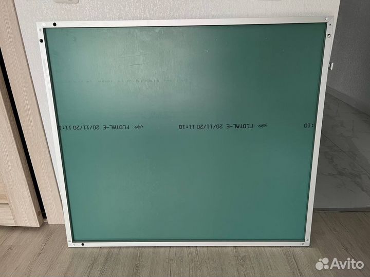 Зеркало настенное