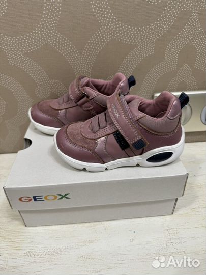 Кроссовки geox 23