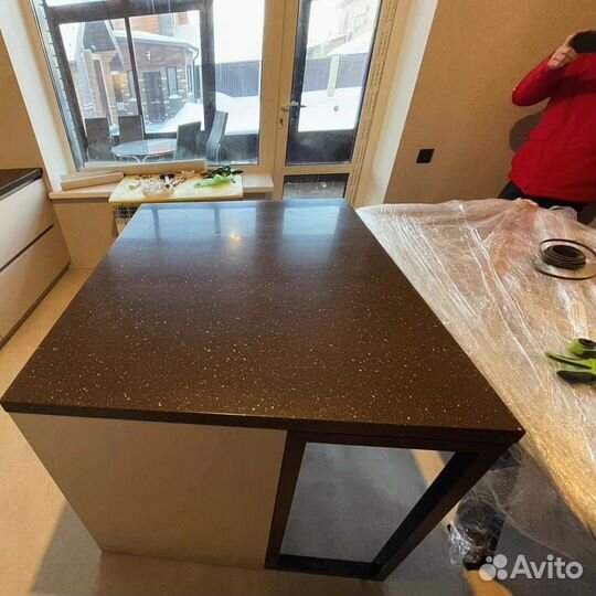 Столешница из камня (кварц, акрил)