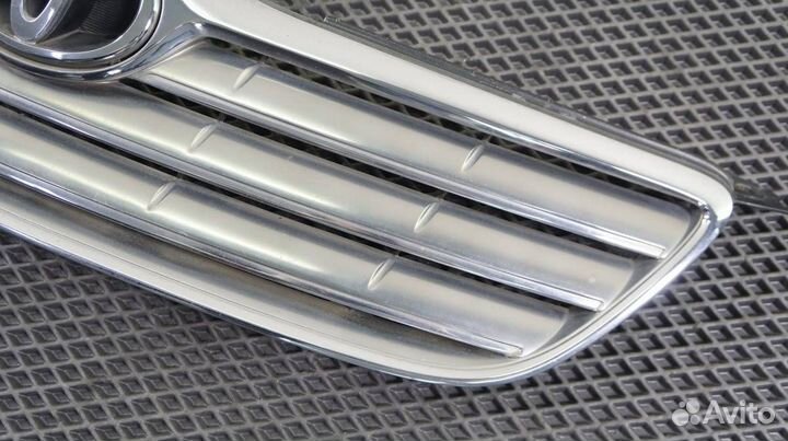 Решетка радиатора Toyota Corolla NZE121