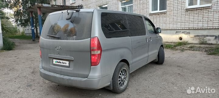 Hyundai Grand Starex 2.5 AT, 2011, 195 000 км