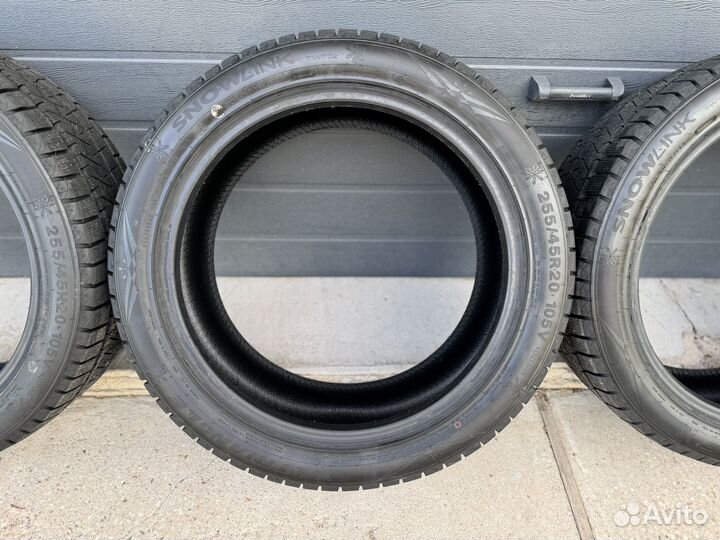 Triangle Snowlink PL02 255/45 R20