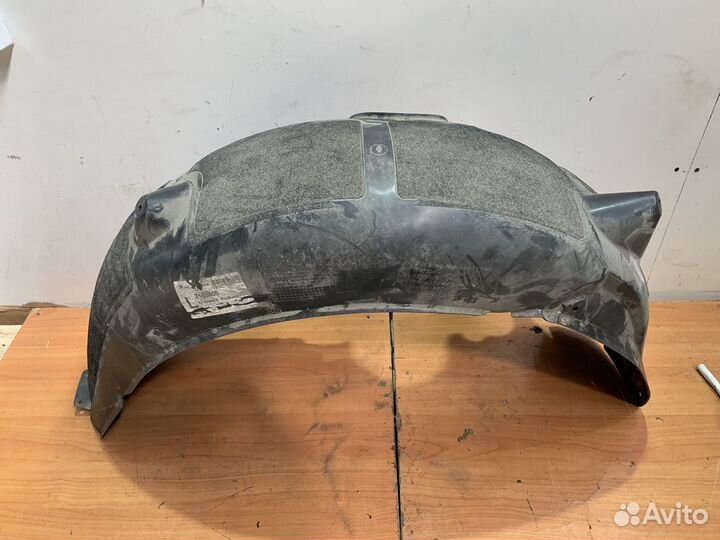 Подкрылок задний левый сток бампер Bmw e60
