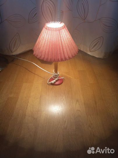 Лампа настольная