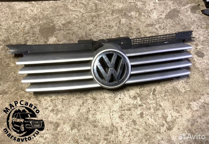 Решетка радиатора VW Bora