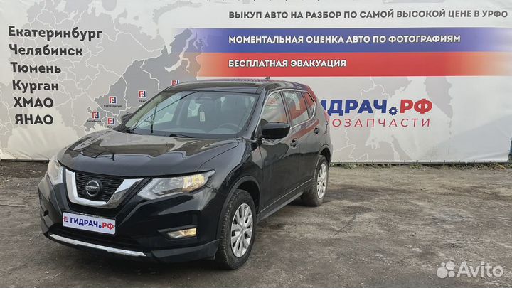 Стеклоподъемник электрический задний левый Nissan Roque (T32) 82721-4BA2A