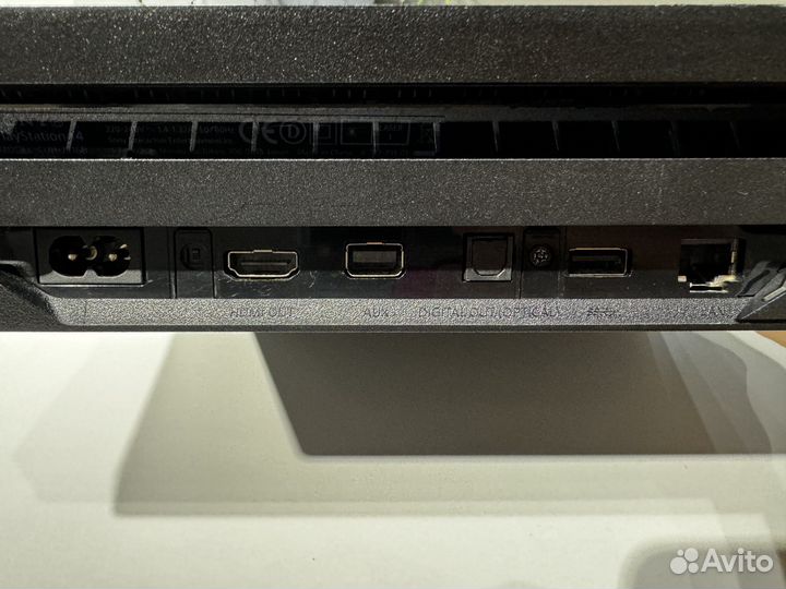 Sony playstation 4 pro 1tb SPS4 pro