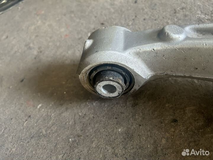 Рычаг задн.прав нижн Jeep Grand Cherokee wk2