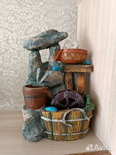 Декоративный фонтан с подсветкой