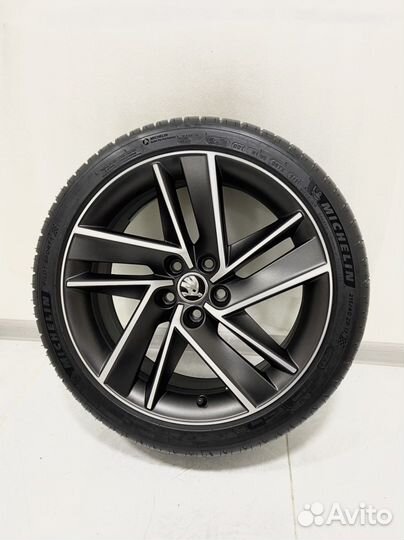 R17 Michelin Pilot Sport 4 215/40, PCD 5x100 DIA 57.1