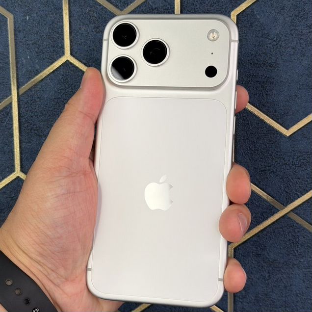 iPhone 17 Pro Max, 256 ГБ, SIM + eSIM