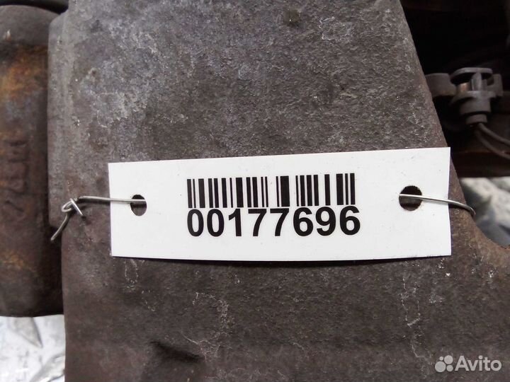 Суппорт передний правый Mercedes GLK X204