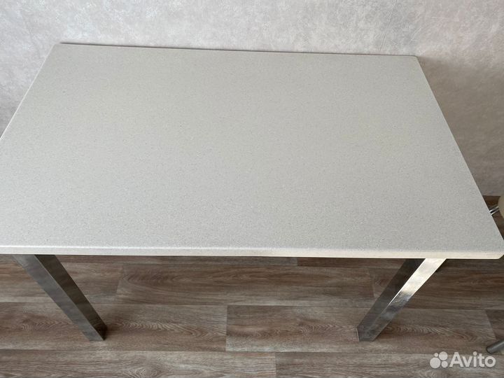 Кухонный стол