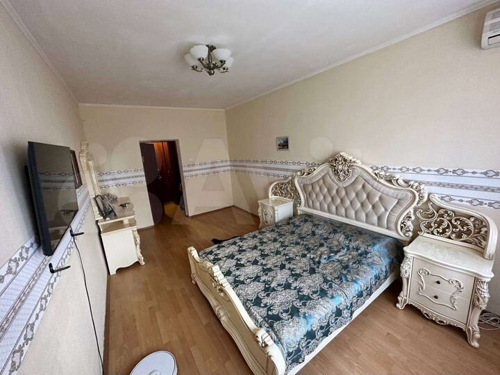 3-к. квартира, 114 м², 1/10 эт.